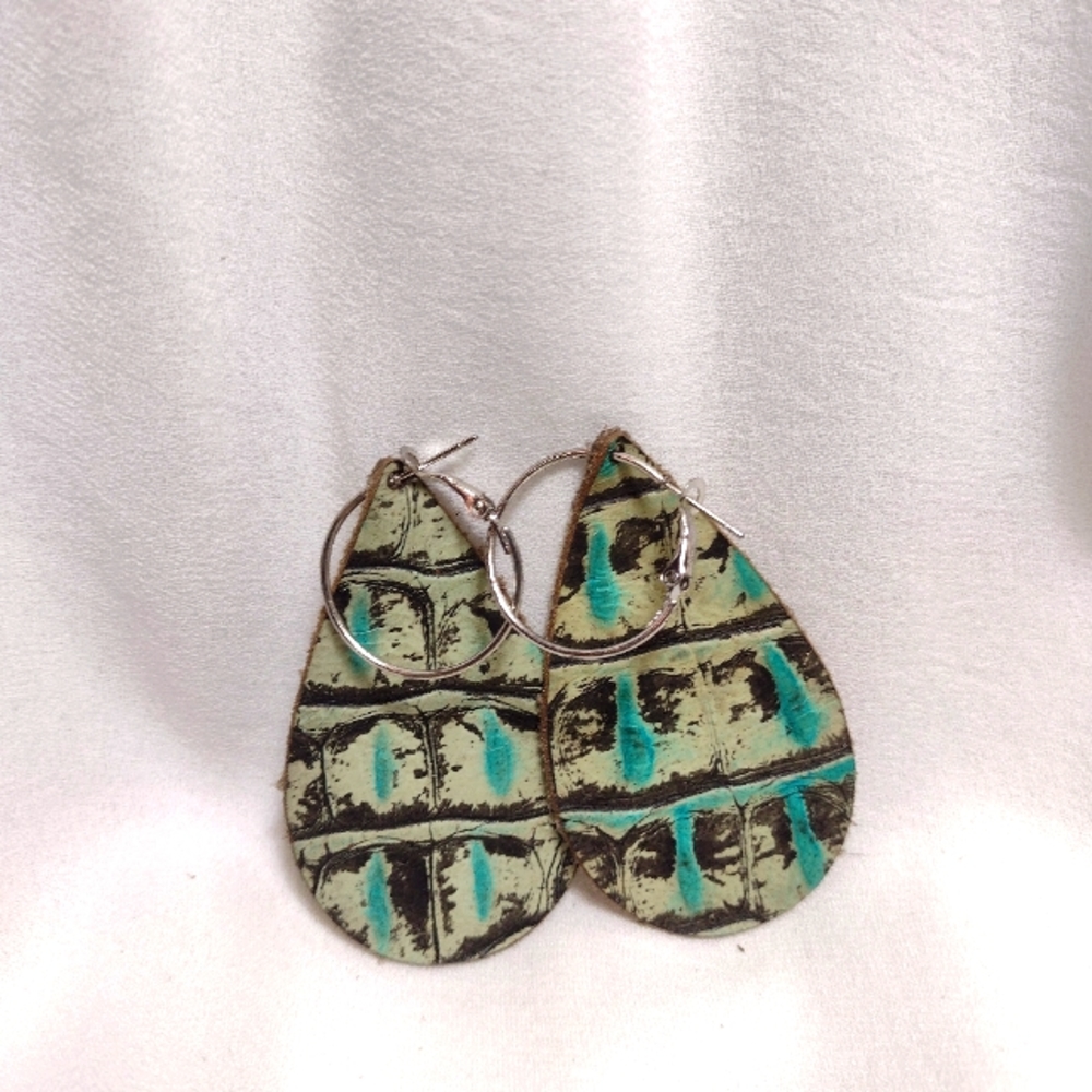 Adorable earrings 🏵️
